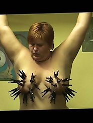 Top-notch old babe is spreading her pussy for money