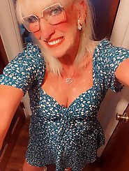 Awesome experienced mamas are masturbating themselves