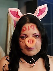 Long-legged aged granny gets her pussy fucked