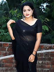 Good-looking babes are posing naked for fun