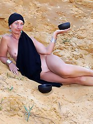 Posh older strumpets get seminaked