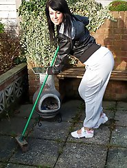 Girlfriend Alana from Older Women gallery 1