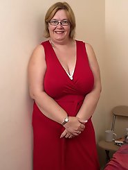 Large british mature lady with big natural tits getting dirty