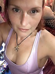 Raunchy old momma is having fun